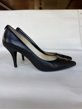 Michael Kors Black Leather Pointed-Toe Pumps